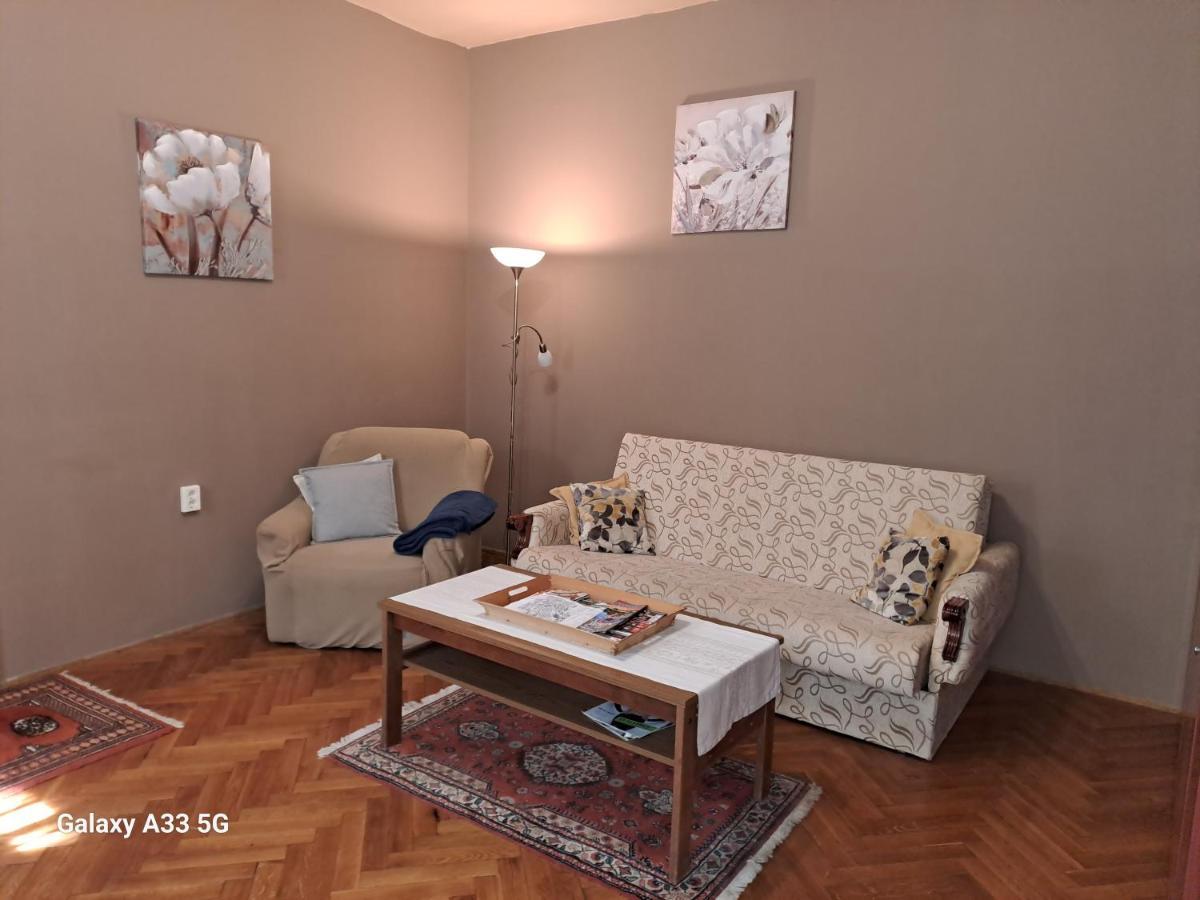 Szell 3 Apartman Lägenhet Szombathely Exteriör bild